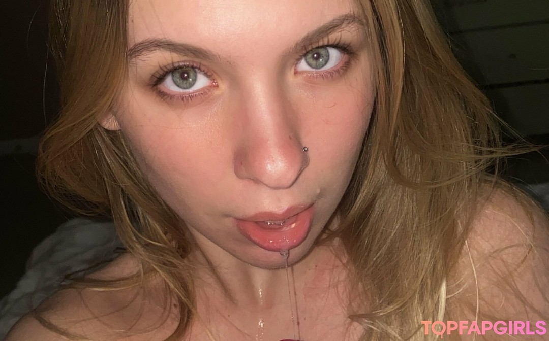 Cassie Cash sexy actress image
