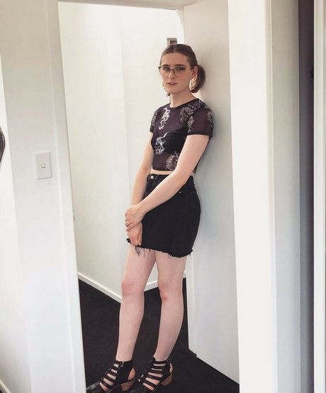 Alice In Wonder1and model perfect images