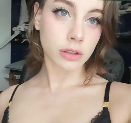 msjewbooty sexy model photo