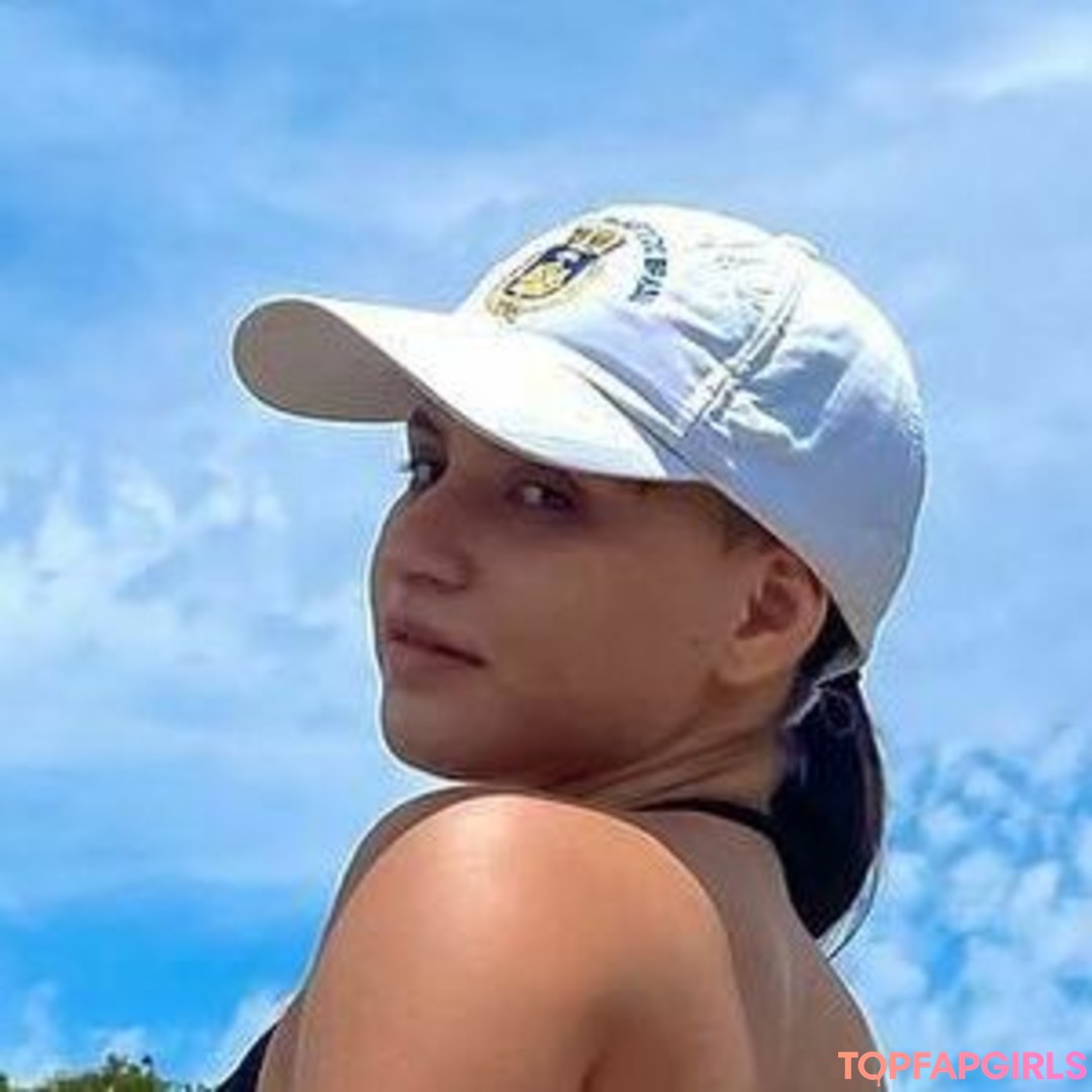 Tayna Tavares model best archive