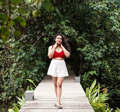 Nimesha Jayarathne free star archive