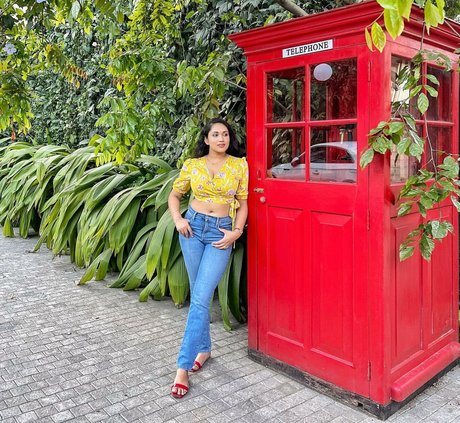 Nimesha Jayarathne star nice photos