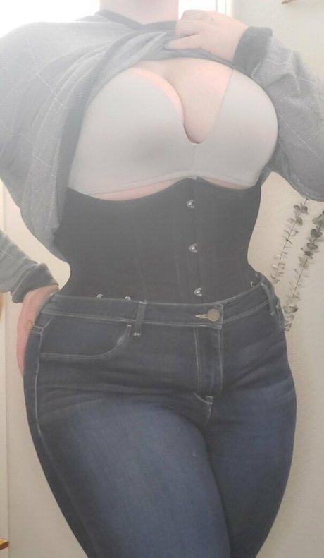 lilacandholly model nice photos