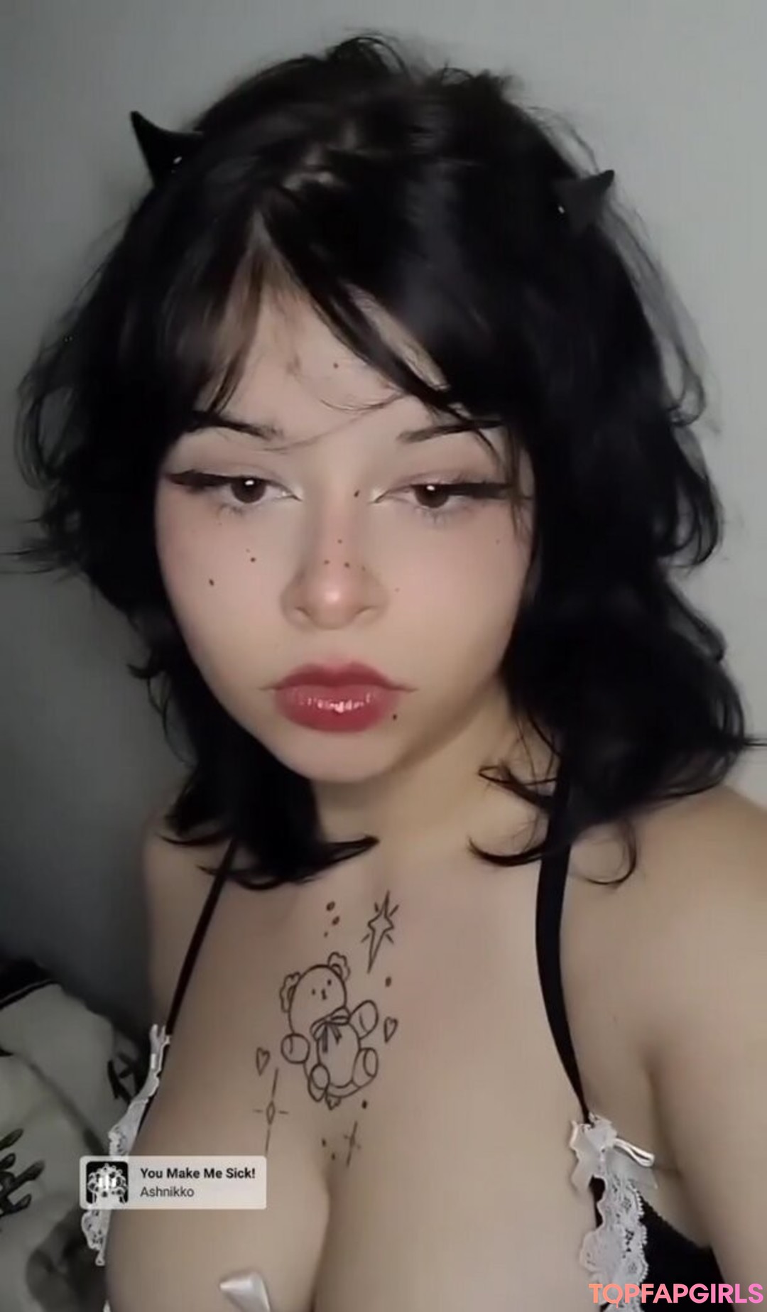 Violet Fox pornstar erotic archive
