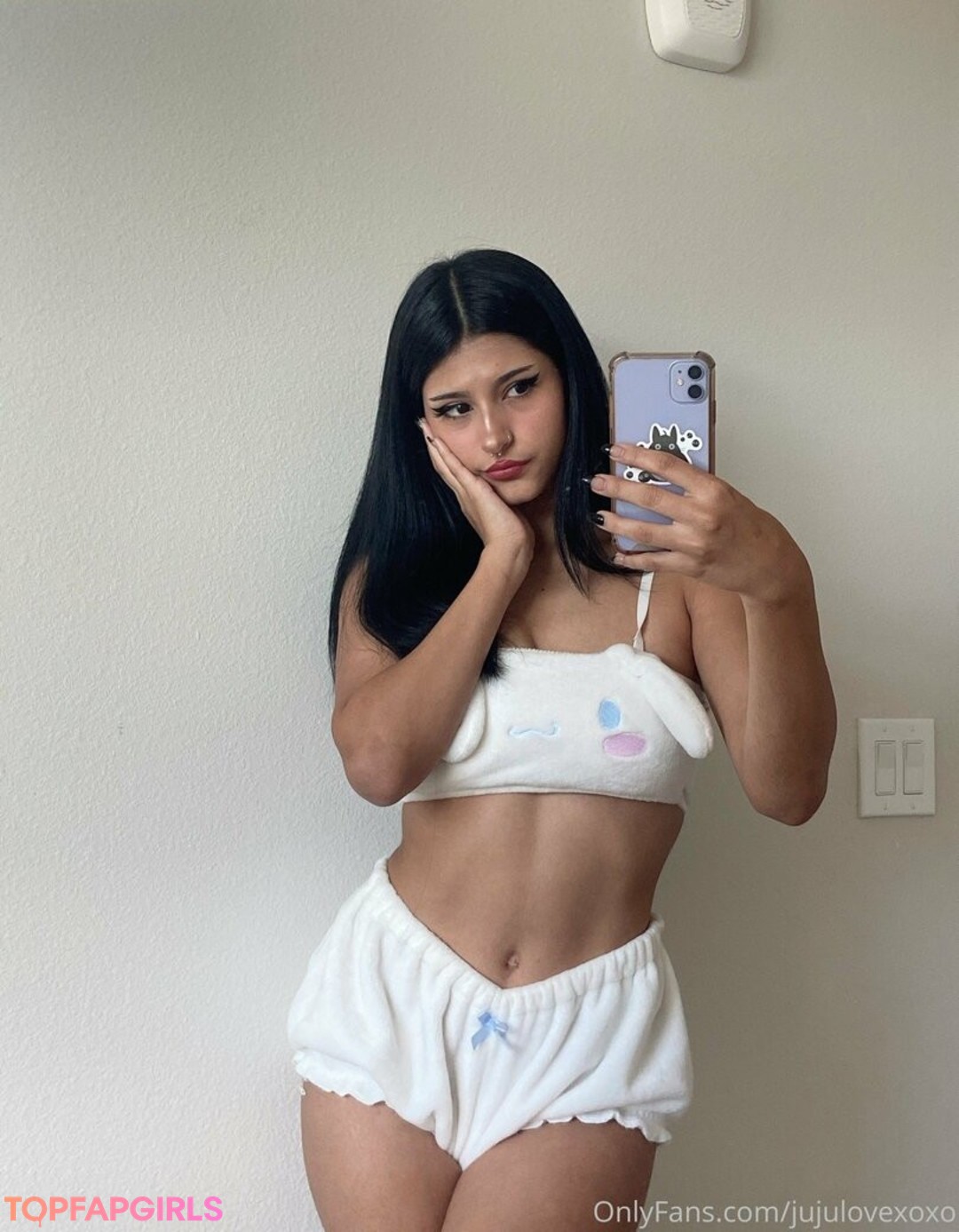 jujulovexoxo pornstar naked images