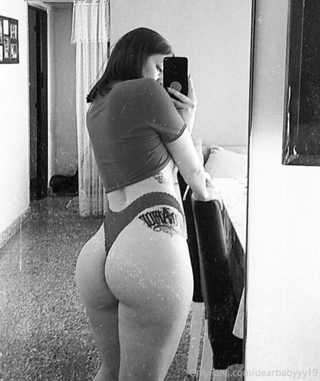 dearbabyyy19 naked actress pic