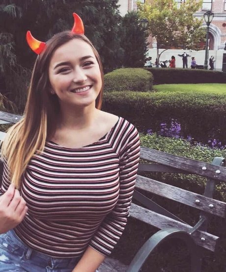 Tyler Whitaker sex pornstar pics