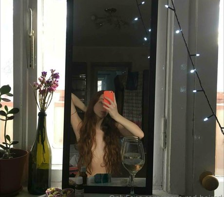 maya red haired model beautiful pic