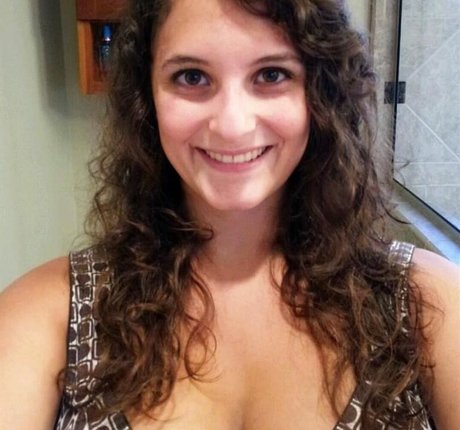 Avery Harwood naked actress pics