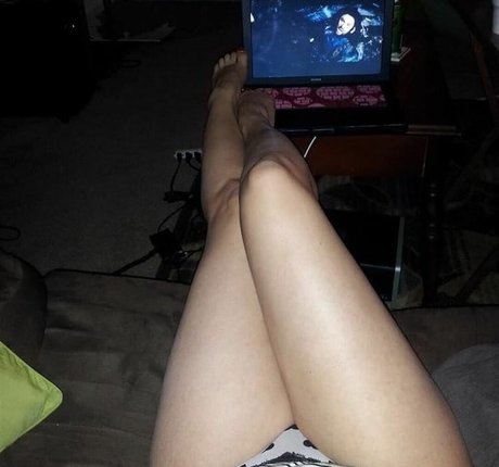 Avery Harwood exclusive actress picture