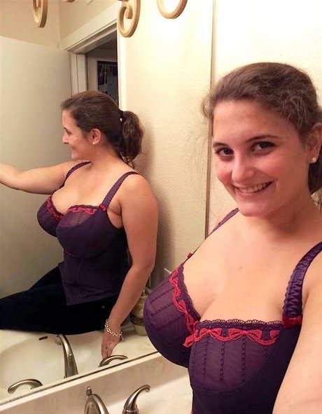 Avery Harwood pornstar sexy photos