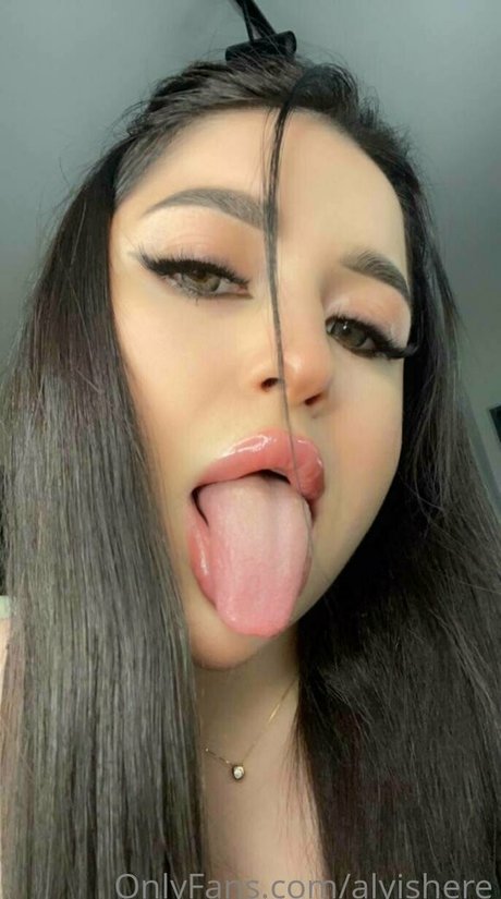 alyishere model exclusive photo