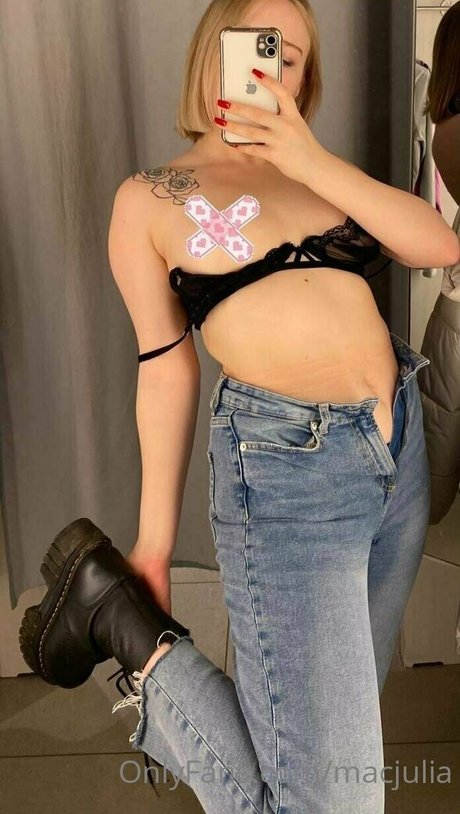 macjulia pornographic star archive