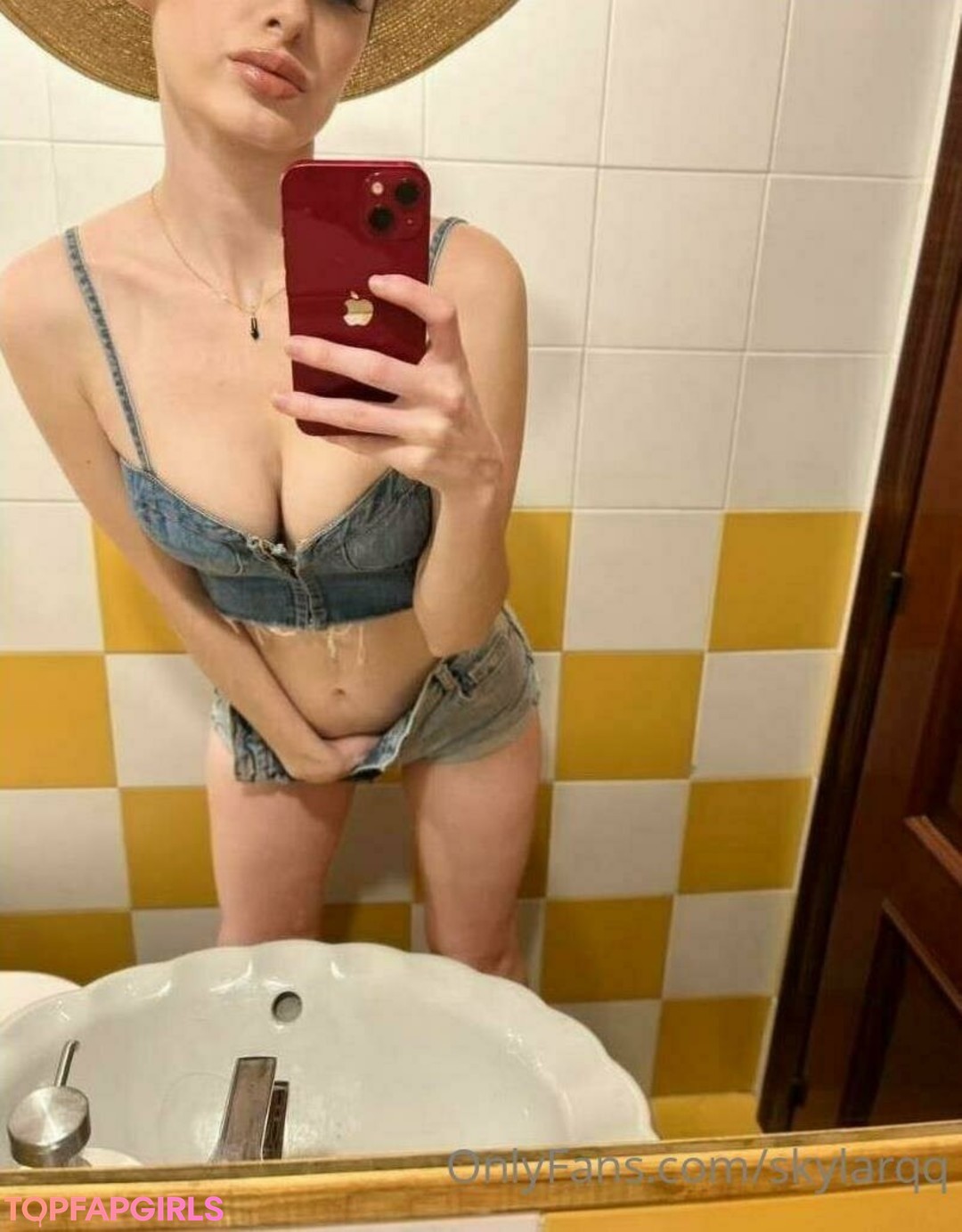skylarqq model nudes archive