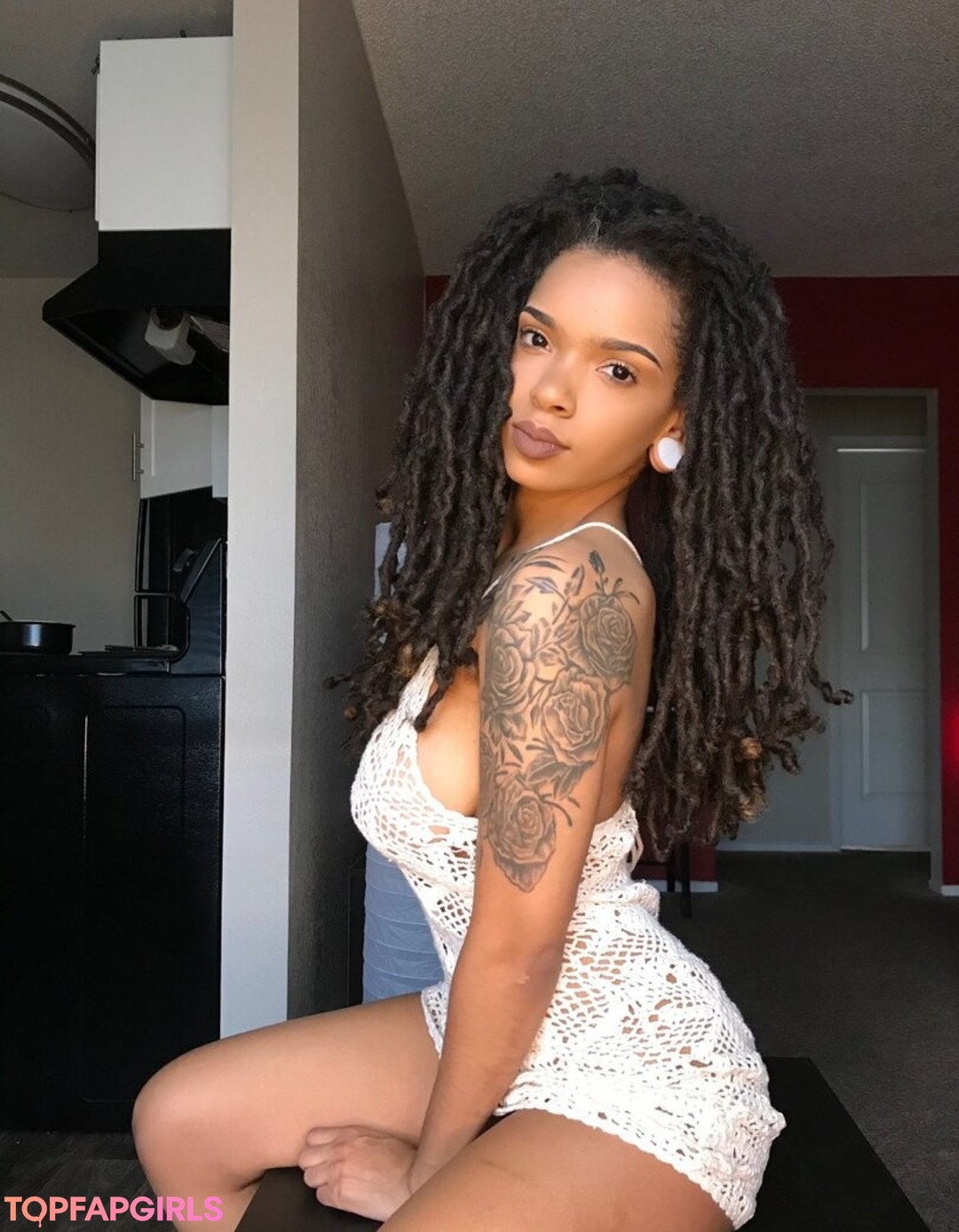 Feistybadazz best model image