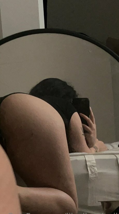 Lilyellowdevil naked model photos