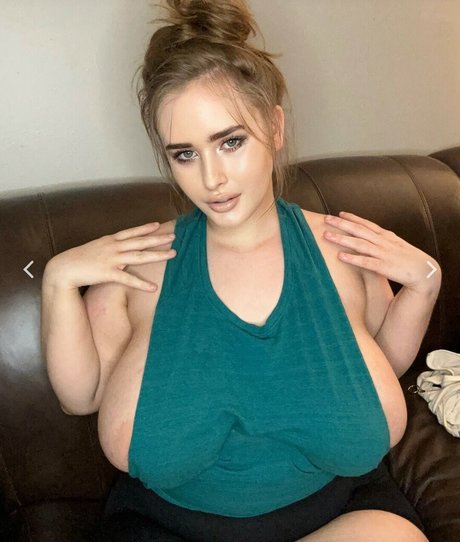scarlettrose34e sex star photo