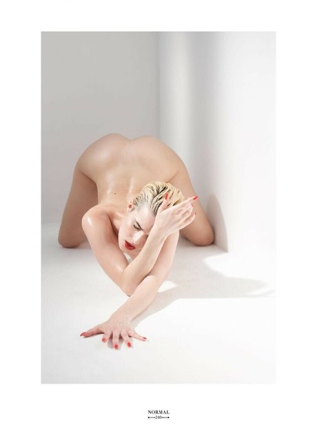 Mufin nude model photos