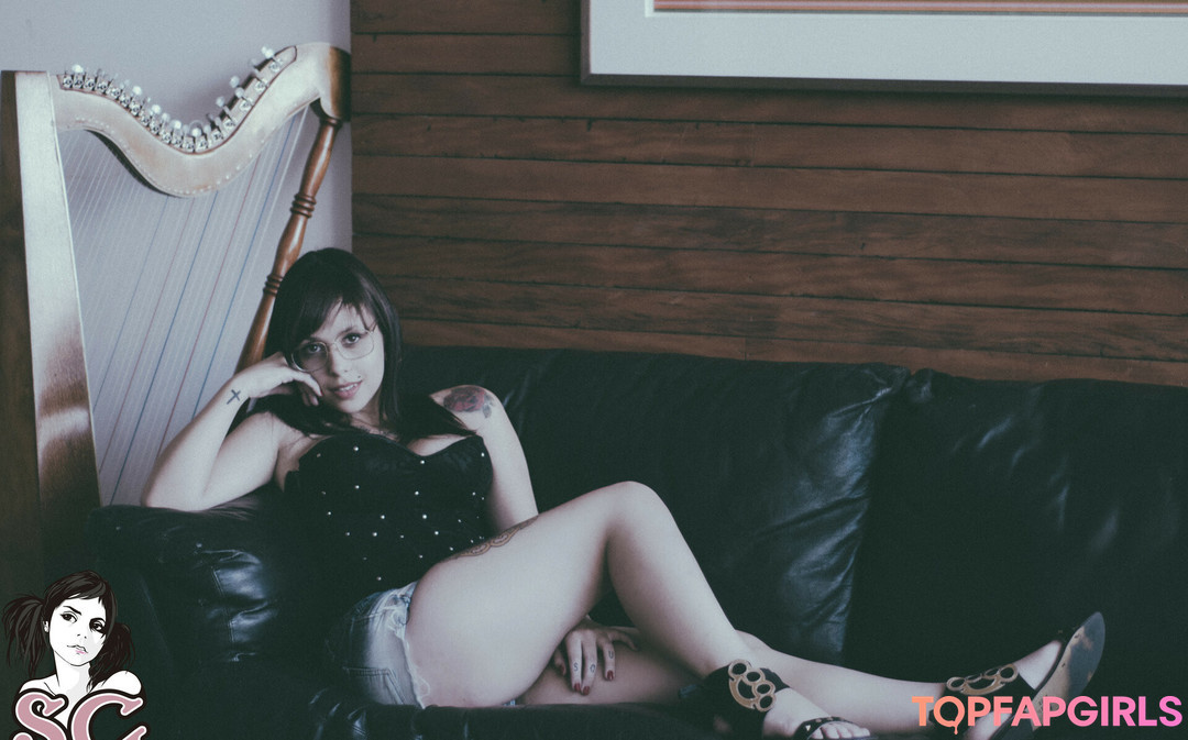 Thy Suicide sex actress picture