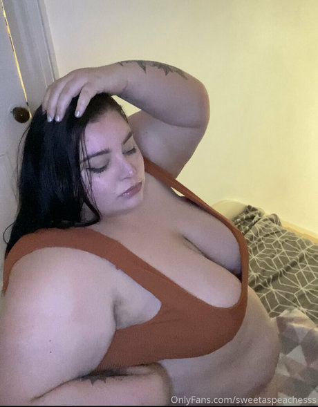 sweetaspeachesss nudes star image