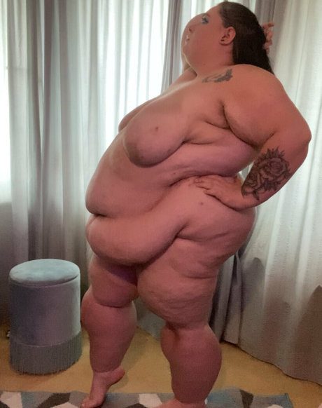 sweetaspeachesss sex model picture