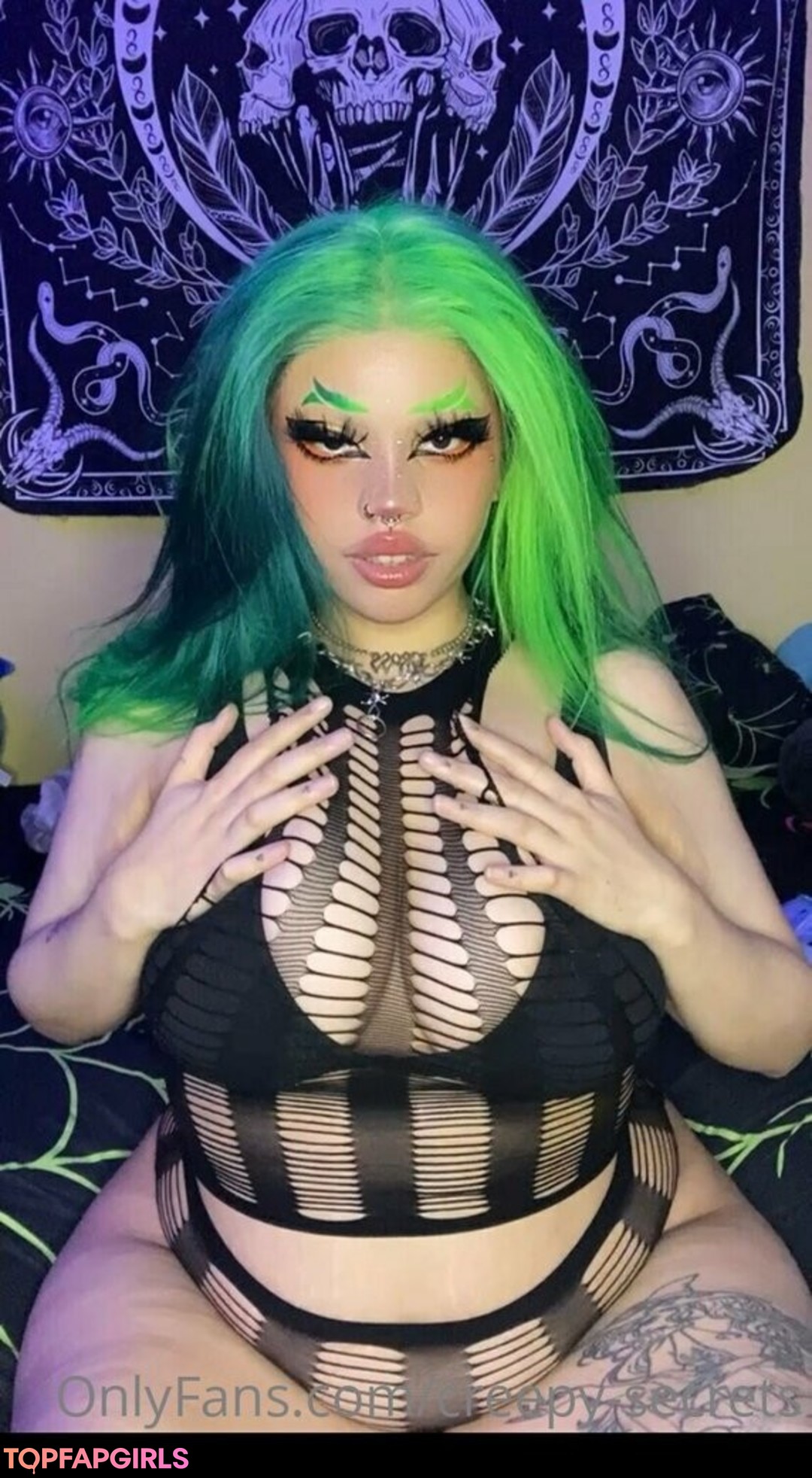 creepy secrets nudes star picture