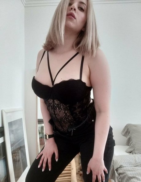 marinalee12 high quality model photo