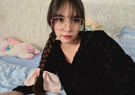 isabellefree model top pic