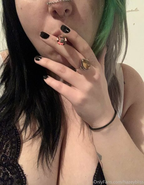 hazeybliss pretty star picture