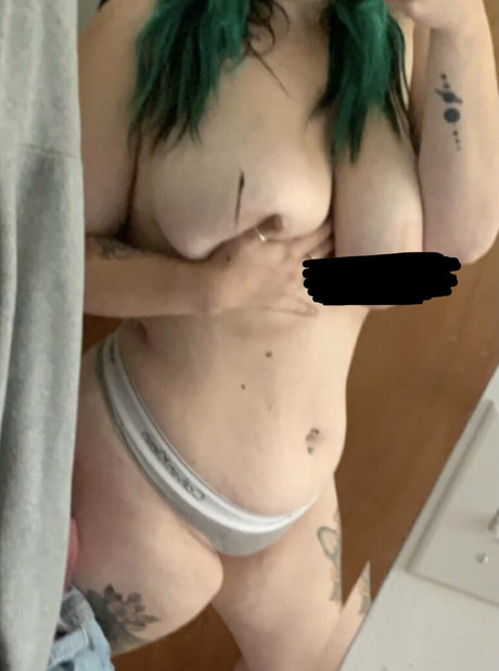hazeybliss nudes model pictures