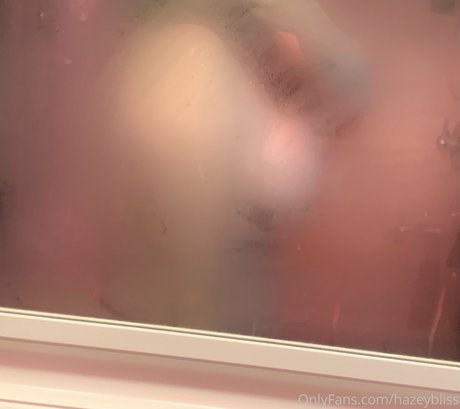 hazeybliss model nude galleries