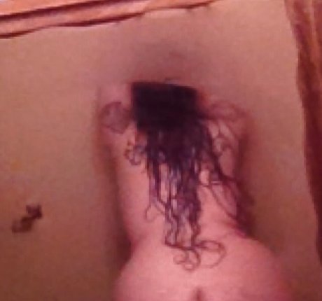 RainIsWet model nude pictures