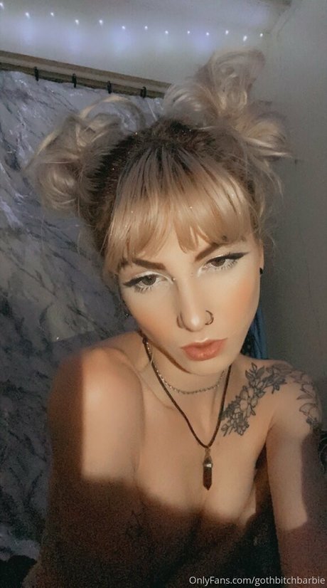 gothbitchbarbie perfect model pics