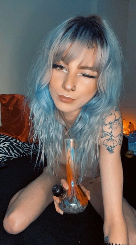 gothbitchbarbie star photos