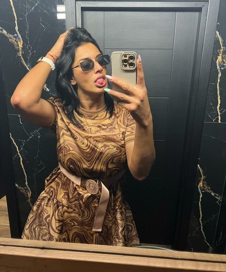 Giulia Daqna nsfw onlyfans