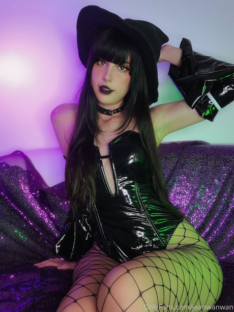 JeanWanWan onlyfans boobs