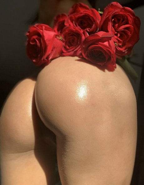 pussy spreading onlyfans erotic image