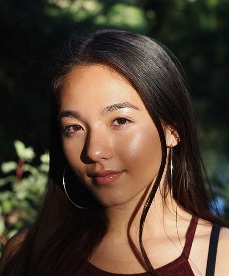 Eliza Chau sexy onlyfans