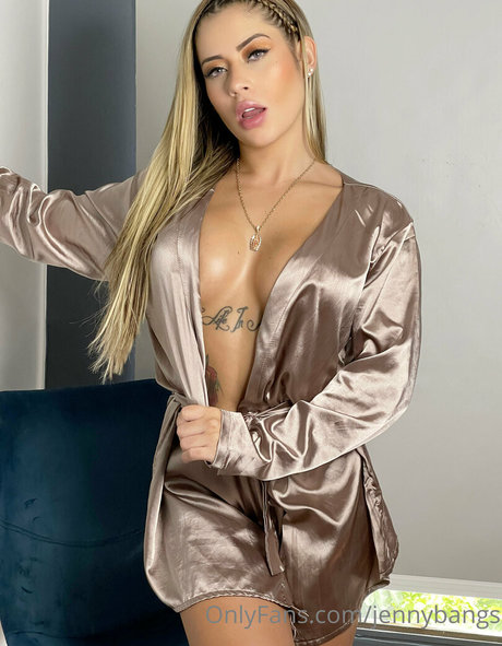 Jenny Bangs onlyfans pictures