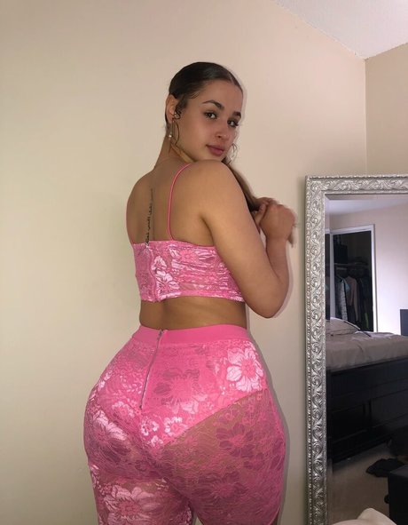 Janae Girard nude onlyfans