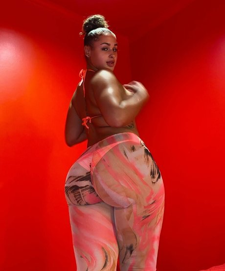 Janae Girard onlyfans leajs