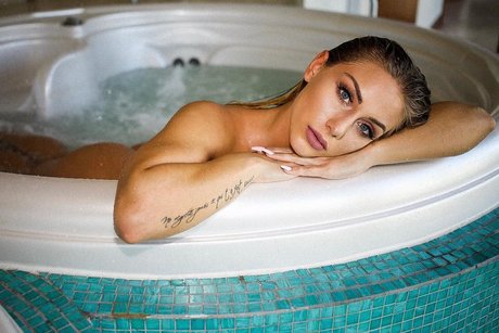 Marine Sainte onlyfans nude content