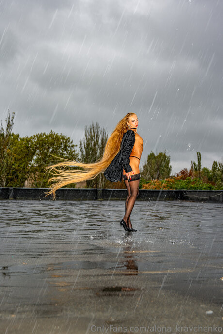 Alona Kravchenko onlyfans leak ass