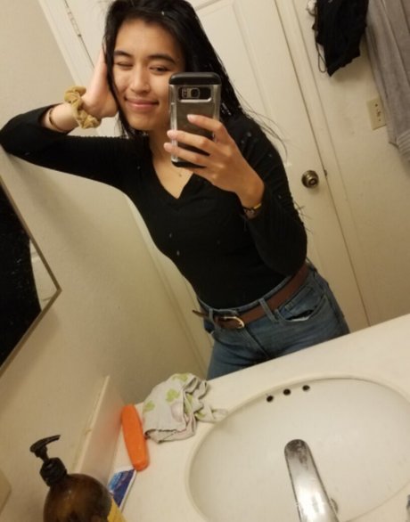 Ava Tran onlyfans model photo