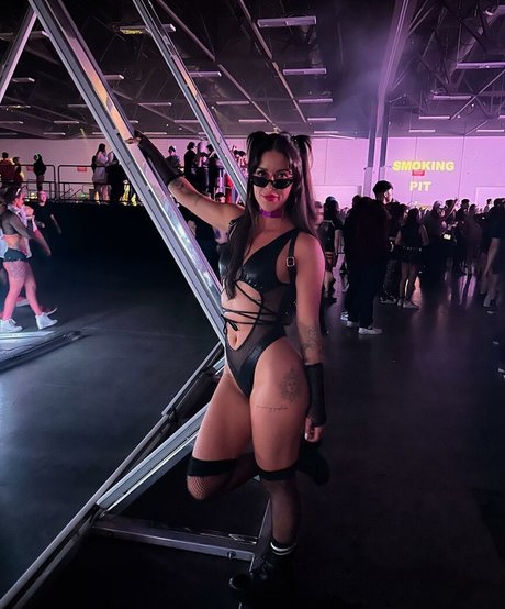 The Peach at the Beach naked on onlyfans