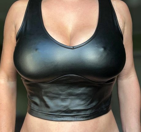 SmallGirlBigTitties onlyfans lean