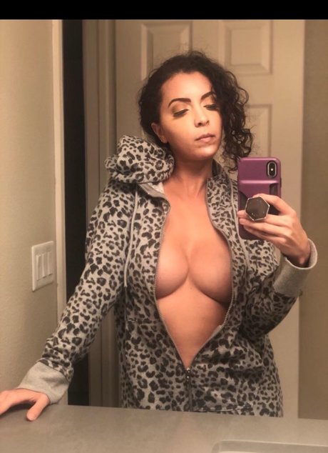 Sarah Fasha_ onlyfans pics