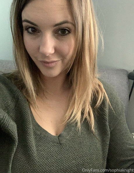Sophia Knight naked onlyfans