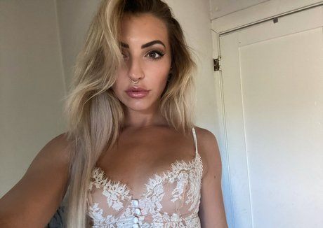 Miss angeliquew only fans content