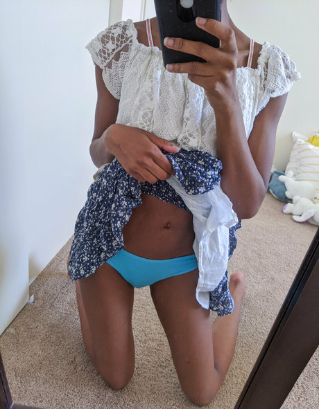 Chibella Chan onlyfans striptease